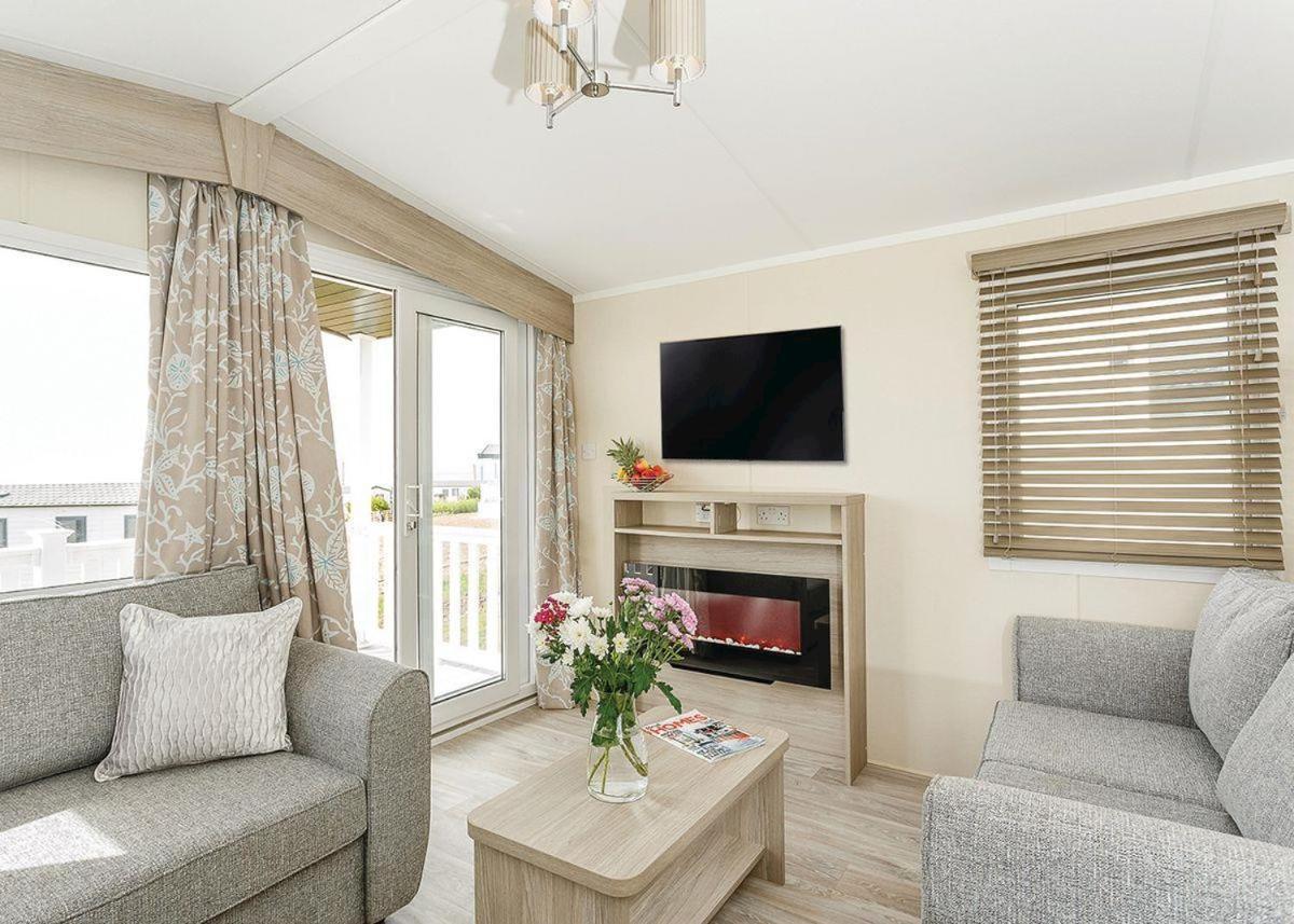 Piran Meadows Resort New Quay Exterior foto