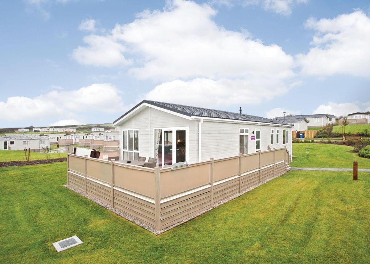 Piran Meadows Resort New Quay Exterior foto